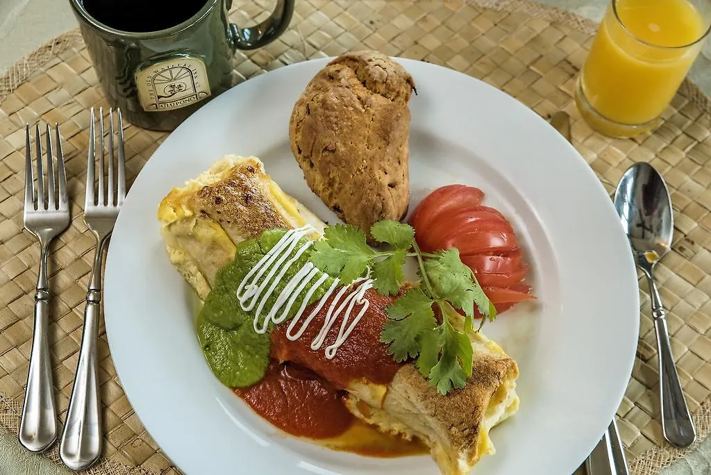 The Historic Wailuku Inn Maui Guest house